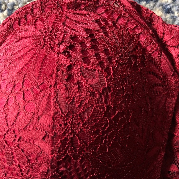 Red lace bra, underwire and push-up - Picture 3 of 4